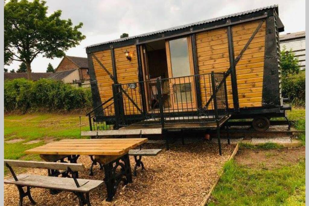 Malthouse Farm Cottage Carriage Dilhorne Eksteriør bilde